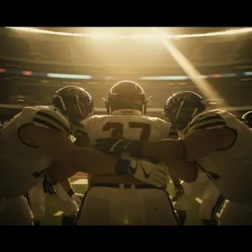 Denver Broncos offensive lineman Ben Powers in a three-point stance at the line of scrimmage during 