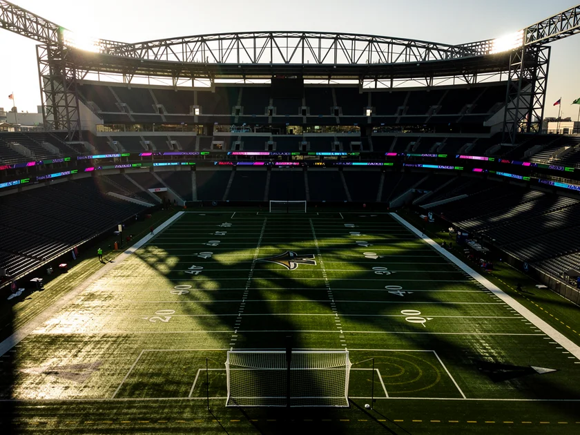 dallas-cowboys-mock-draft-2026-0409 Dallas Cowboys helmet and draft board ahead of the 2026 NFL Draft first round trade-up projection